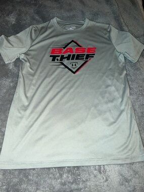 Under Armour Baseball gray shirt